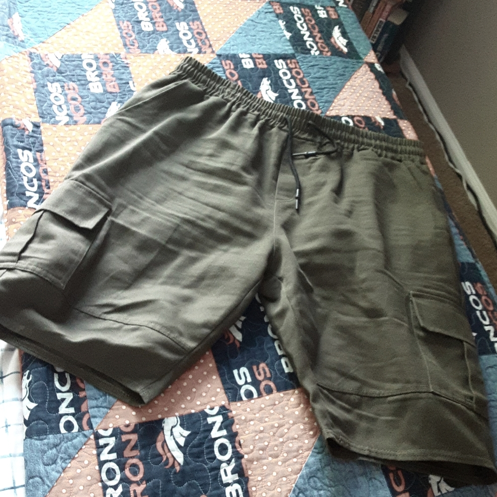 Army green Chino shorts
